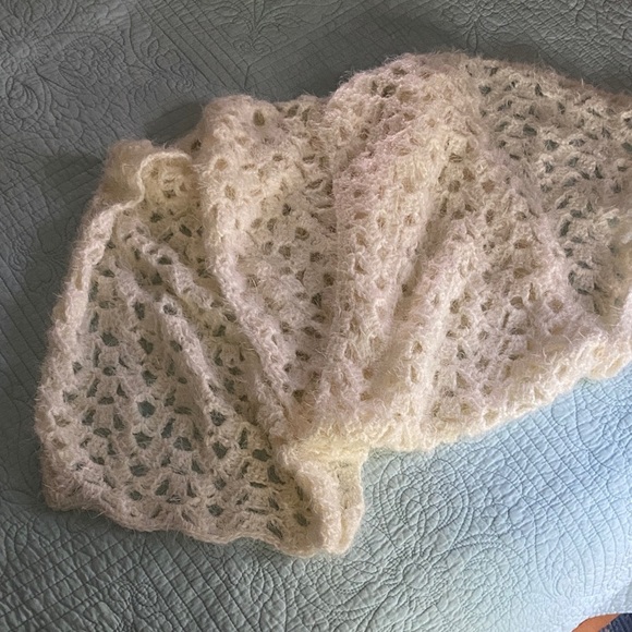 Chic Cream Lace Wrap - Picture 2 of 2